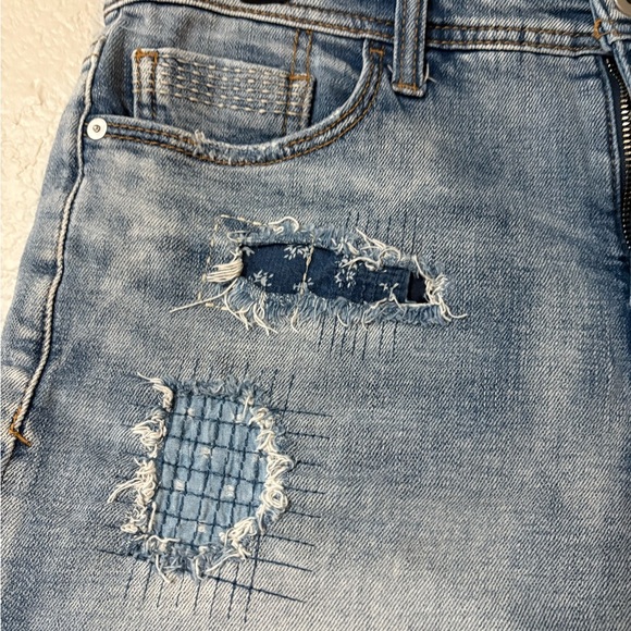 Anthropologie Pilcro Patchwork Distressed Blue Jean Shorts. Slim Boyfriend. 29 - Picture 2 of 14